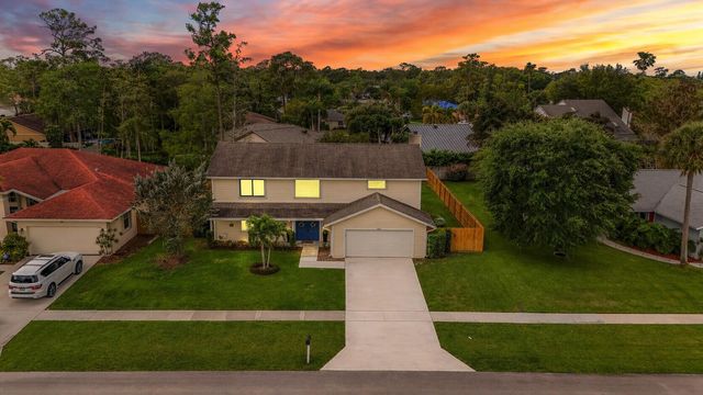 14364 Larkspur Lane, Wellington, FL 33414