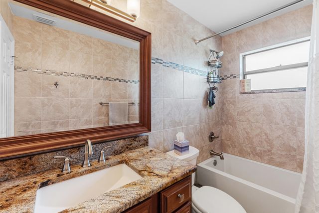 14364 Larkspur Lane, Wellington, FL 33414