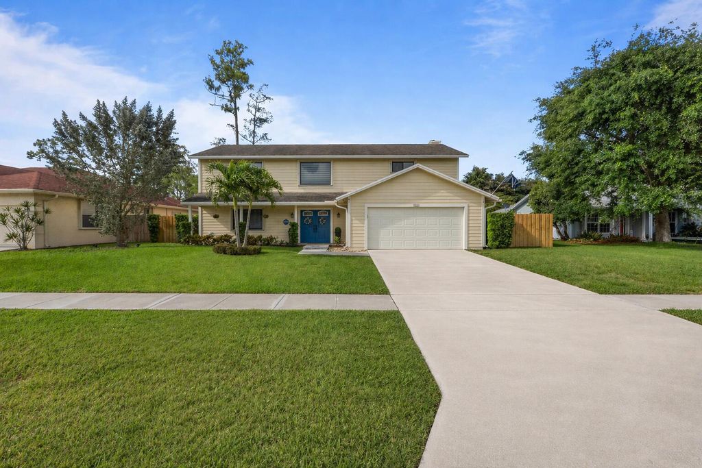 14364 Larkspur Lane, Wellington, FL 33414