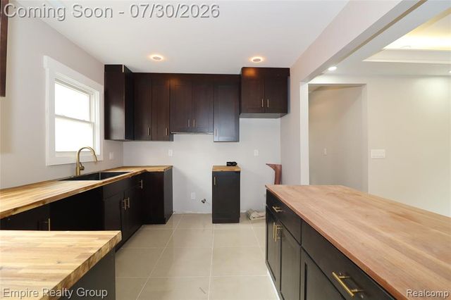 2418 Calvert Street, Detroit, MI 48206