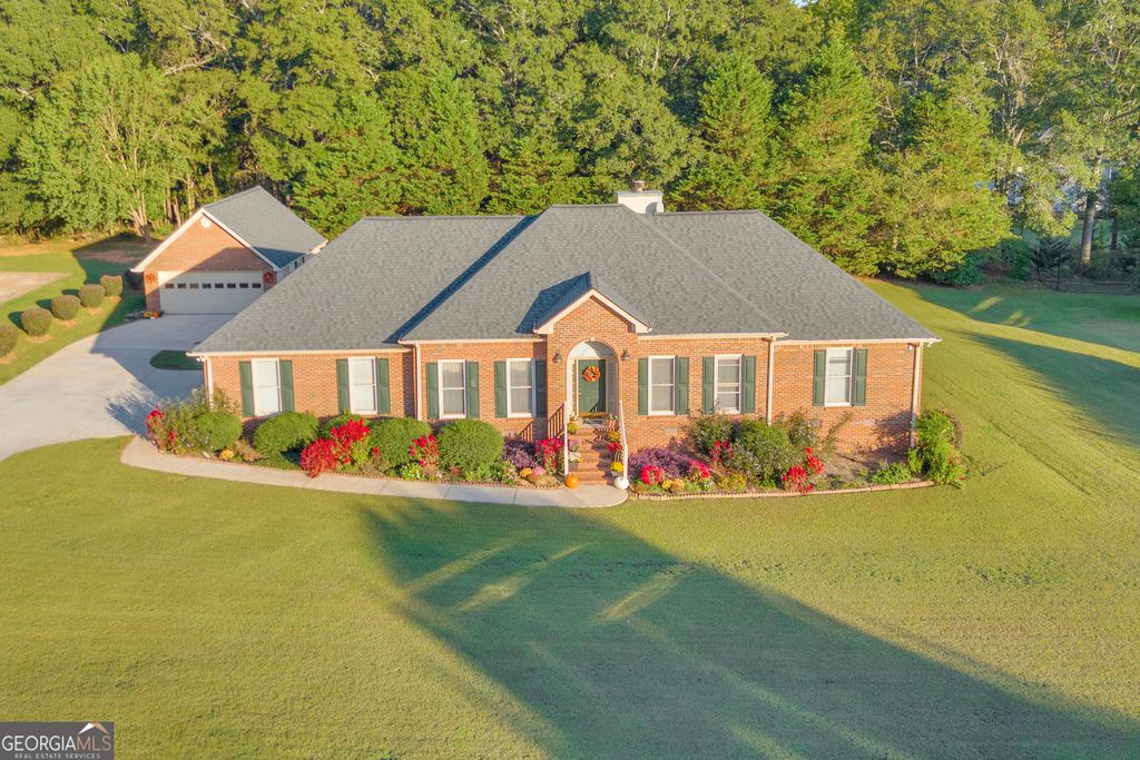 60 N Tanglewood, Royston, GA 30662