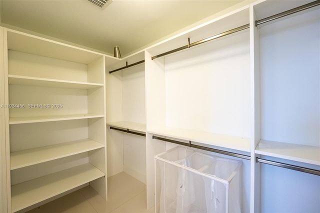 16385 Biscayne Blvd 3117, North Miami Beach, FL 33160