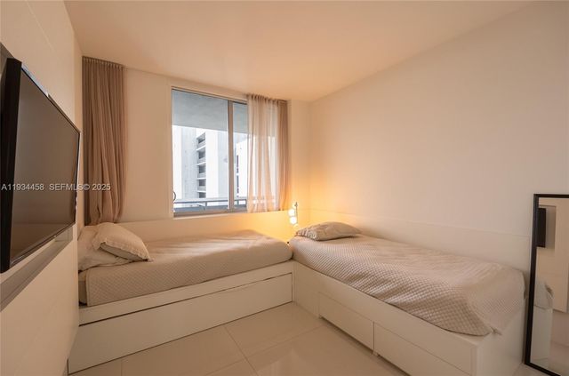 16385 Biscayne Blvd 3117, North Miami Beach, FL 33160