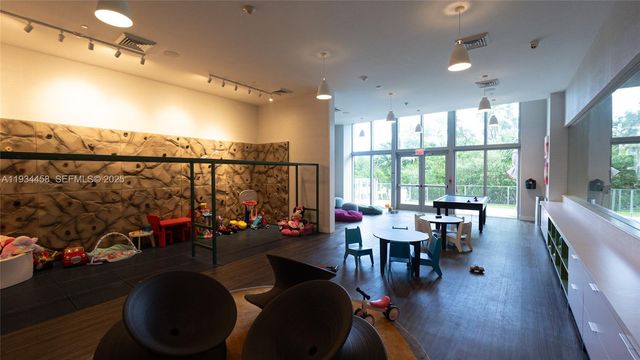 16385 Biscayne Blvd 3117, North Miami Beach, FL 33160