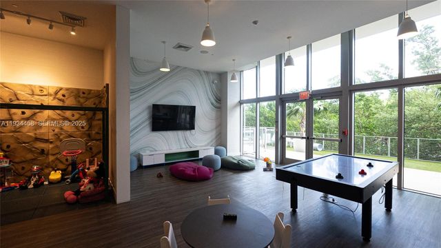 16385 Biscayne Blvd 3117, North Miami Beach, FL 33160