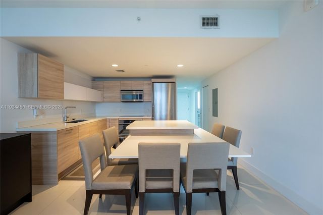 16385 Biscayne Blvd 3117, North Miami Beach, FL 33160