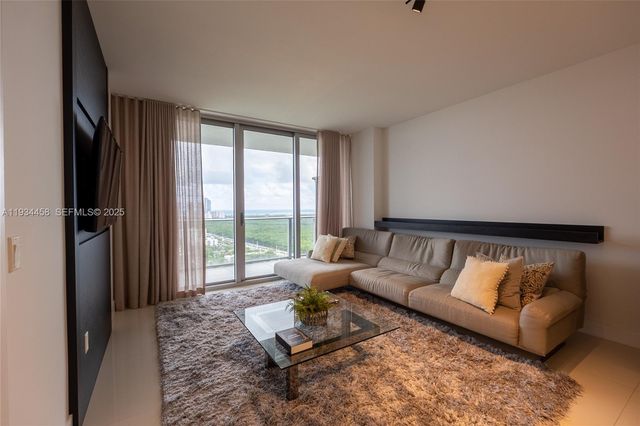 16385 Biscayne Blvd 3117, North Miami Beach, FL 33160