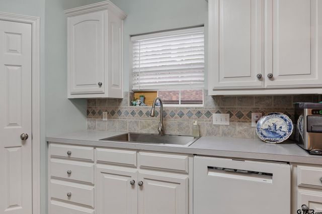 4103 Stonebrook Ln, Tyler, TX 75707