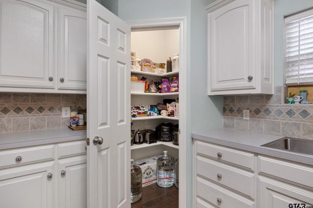 4103 Stonebrook Ln, Tyler, TX 75707