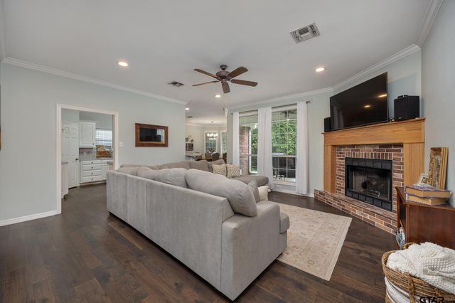 4103 Stonebrook Ln, Tyler, TX 75707
