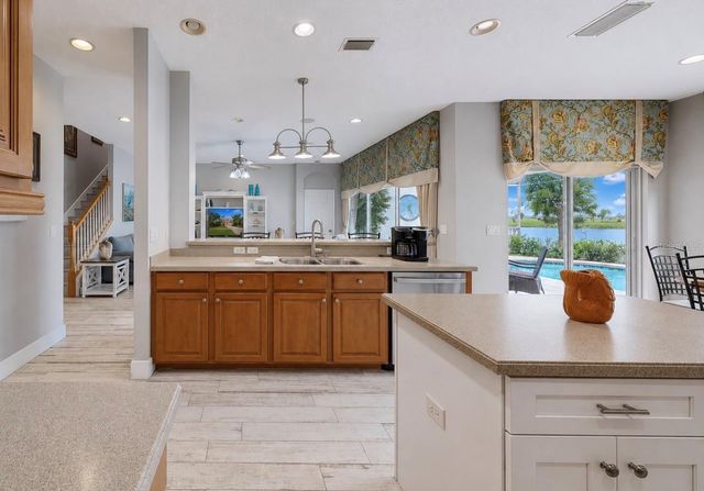 827 SEMINOLE SKY DRIVE, Ruskin, FL 33570