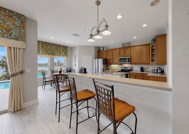 827 SEMINOLE SKY DRIVE, Ruskin, FL 33570