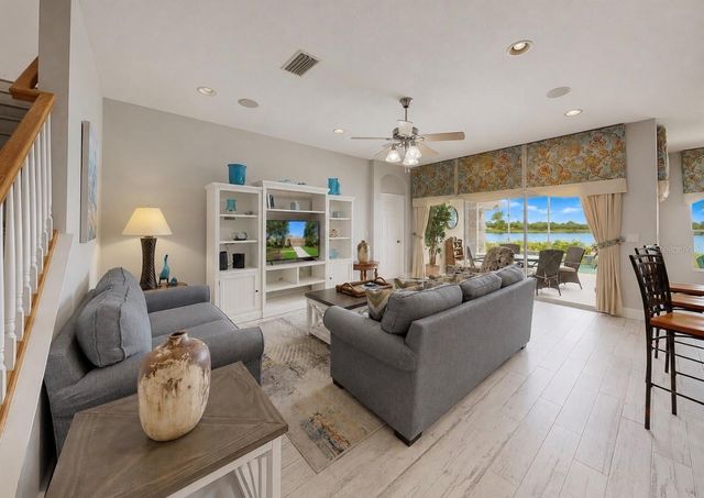 827 SEMINOLE SKY DRIVE, Ruskin, FL 33570