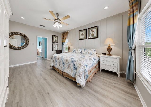 827 SEMINOLE SKY DRIVE, Ruskin, FL 33570