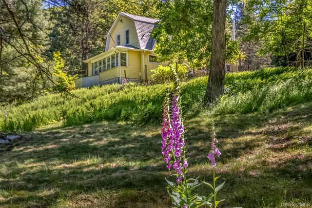 366 Vista Maria, Cragsmoor, NY 12420