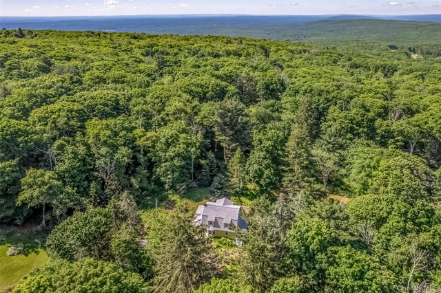 366 Vista Maria, Cragsmoor, NY 12420