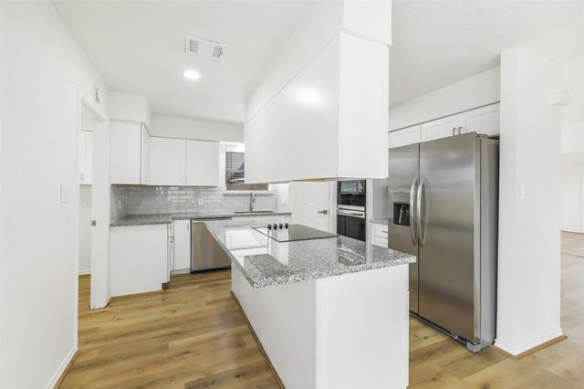 11606 Gatesden Drive, Tomball, TX 77377