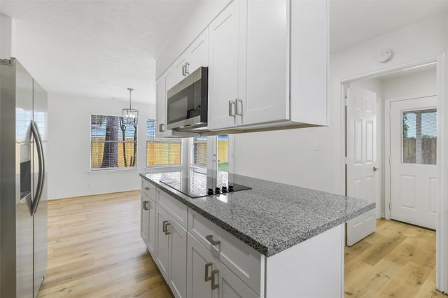 11606 Gatesden Drive, Tomball, TX 77377