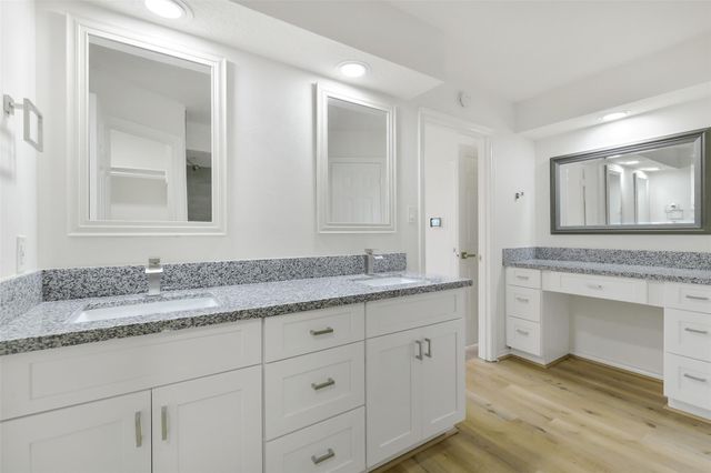 11606 Gatesden Drive, Tomball, TX 77377