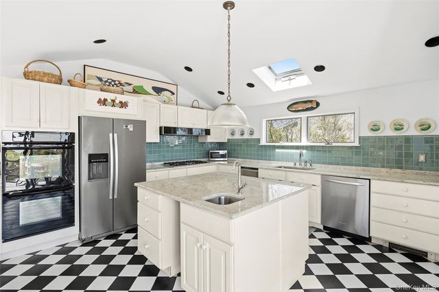 405 Dune Road, Westhampton Beach, NY 11978