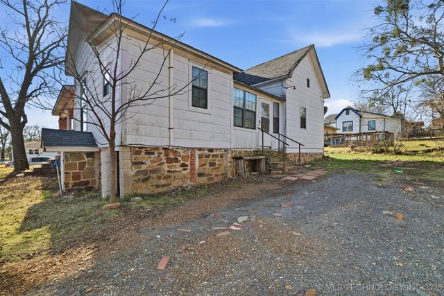 233 W 3rd, Atoka, OK 74525