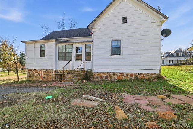 233 W 3rd, Atoka, OK 74525