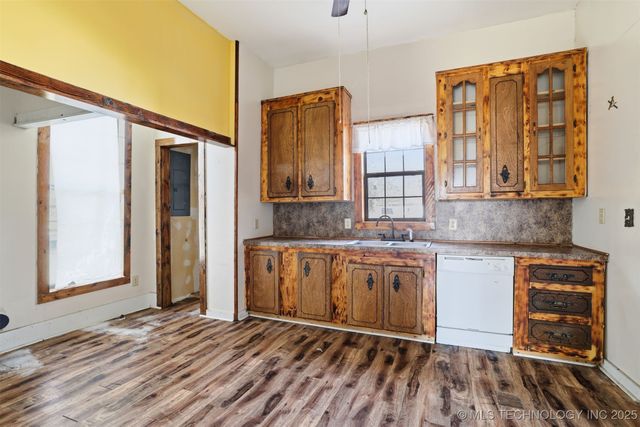 233 W 3rd, Atoka, OK 74525