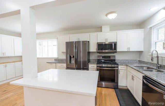3452 Cone Avenue, Rochester Hills, MI 48309