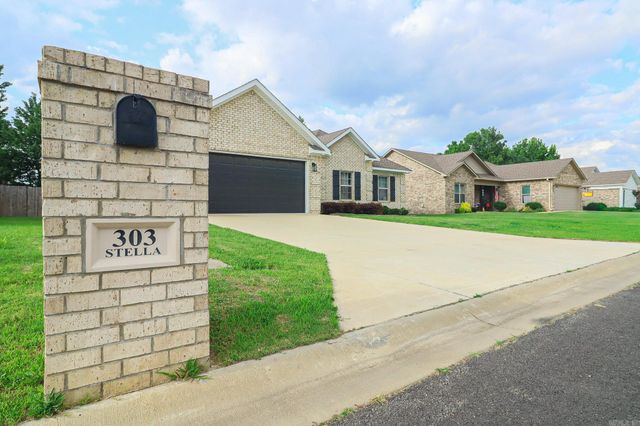 303 Stella Dr, Bono, AR 72416
