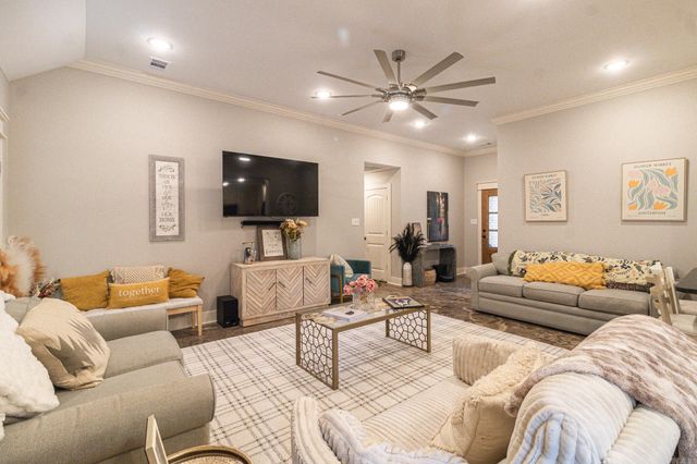 303 Stella Dr, Bono, AR 72416
