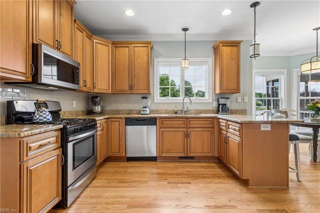 11 Wornom Farm RD, Poquoson, VA 23662