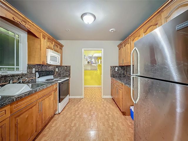 6418 NW 11th Ave, Miami, FL 33150