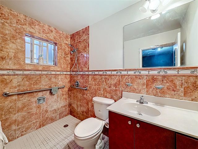 6418 NW 11th Ave, Miami, FL 33150