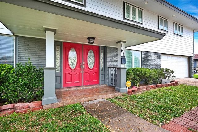 1129 Alexandria Dr, Corpus Christi, TX 78412