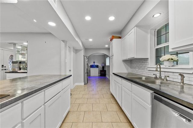 1129 Alexandria Dr, Corpus Christi, TX 78412