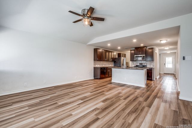 8927 TAYLOR GRV, San Antonio, TX 78254