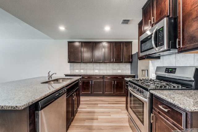 8927 TAYLOR GRV, San Antonio, TX 78254