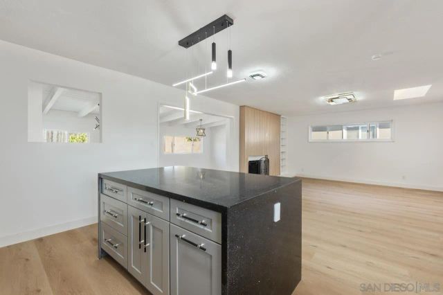 8868 Gowdy Ave, San Diego, CA 92123