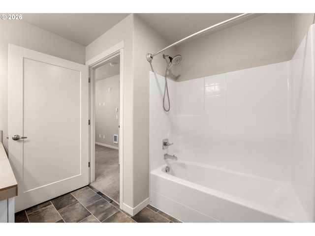 17126 Sw Snowdale St 303, Beaverton, OR 97007