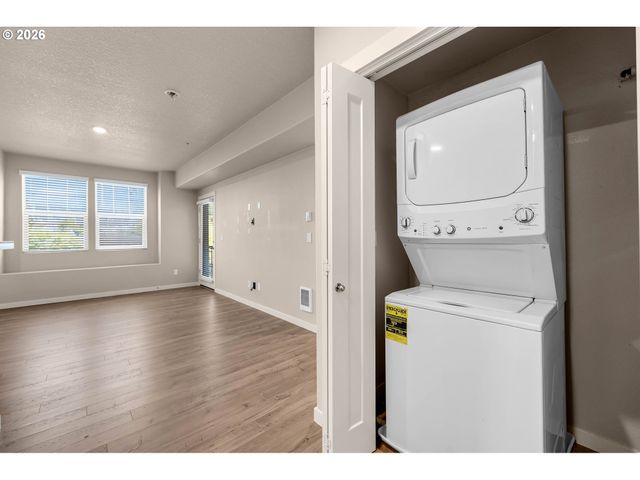 17126 Sw Snowdale St 303, Beaverton, OR 97007