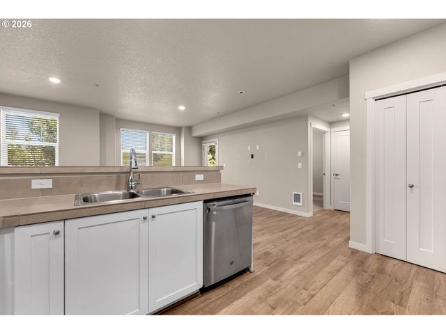 17126 Sw Snowdale St 303, Beaverton, OR 97007