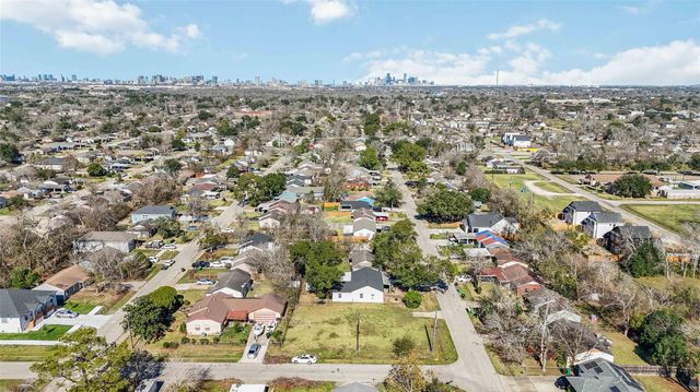 10530 Chesterfield Drive, Houston, TX 77051