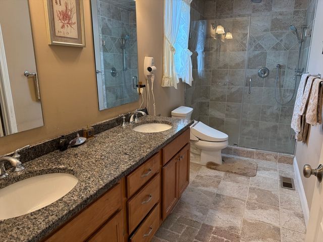 17 Lynwood Street, Fall River, MA 02721