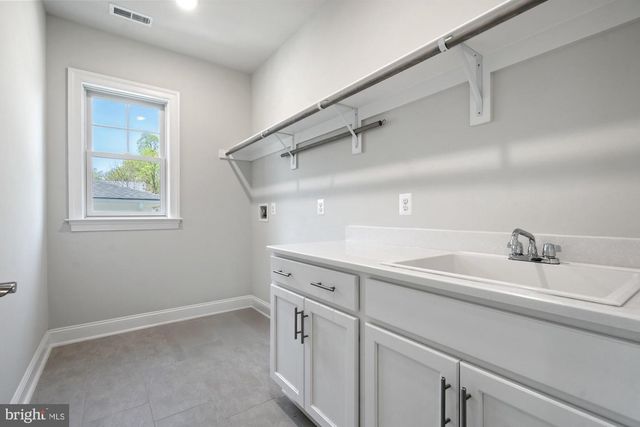 115 SAINT ANDREWS DR NE, Vienna, VA 22180