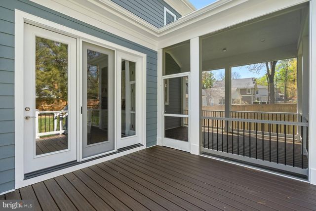 115 SAINT ANDREWS DR NE, Vienna, VA 22180