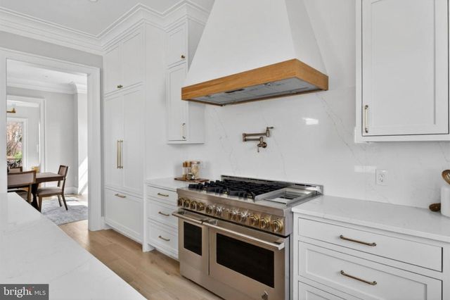 5326 MCKINLEY ST, Bethesda, MD 20814