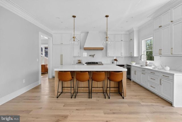 5326 MCKINLEY ST, Bethesda, MD 20814