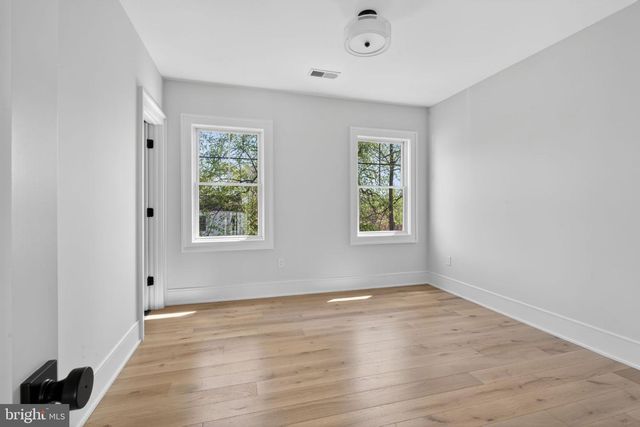 5326 MCKINLEY ST, Bethesda, MD 20814
