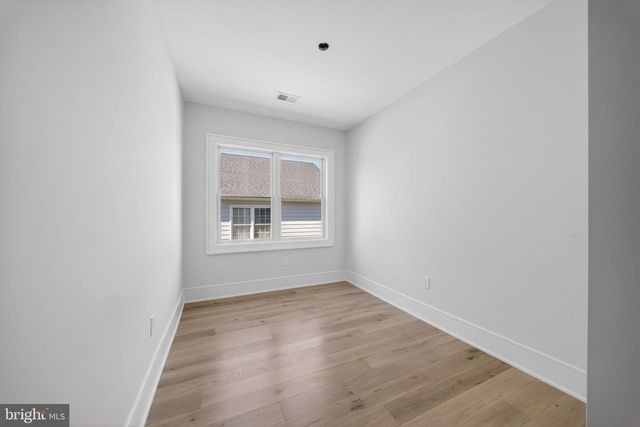 5326 MCKINLEY ST, Bethesda, MD 20814