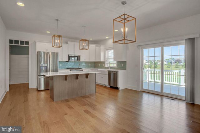14 DANBURY DR, Mechanicsburg, PA 17050